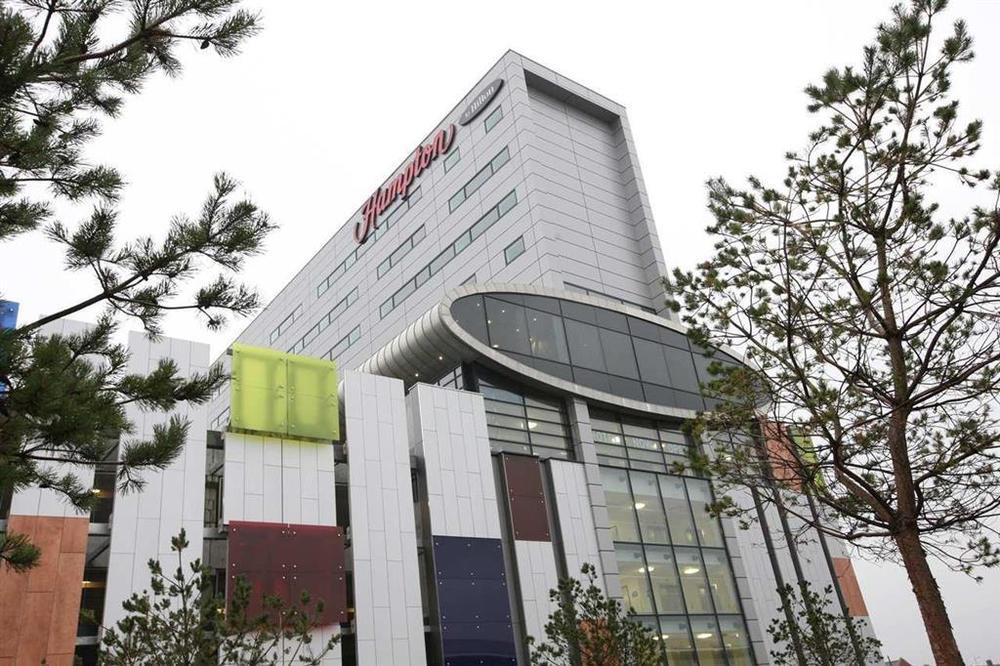 Hampton By Hilton Liverpool John Lennon Airport Hotel Speke Exterior photo